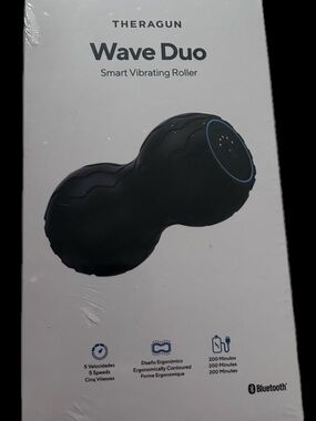 Therabody Wave Duo Smart Vibrating Roller - Black with Blue Accent